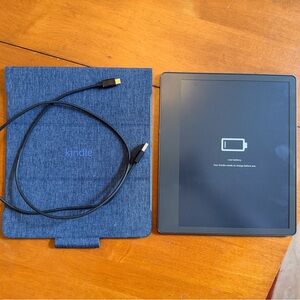 Amazon Kindle Scribe – Used (Like New) + Case